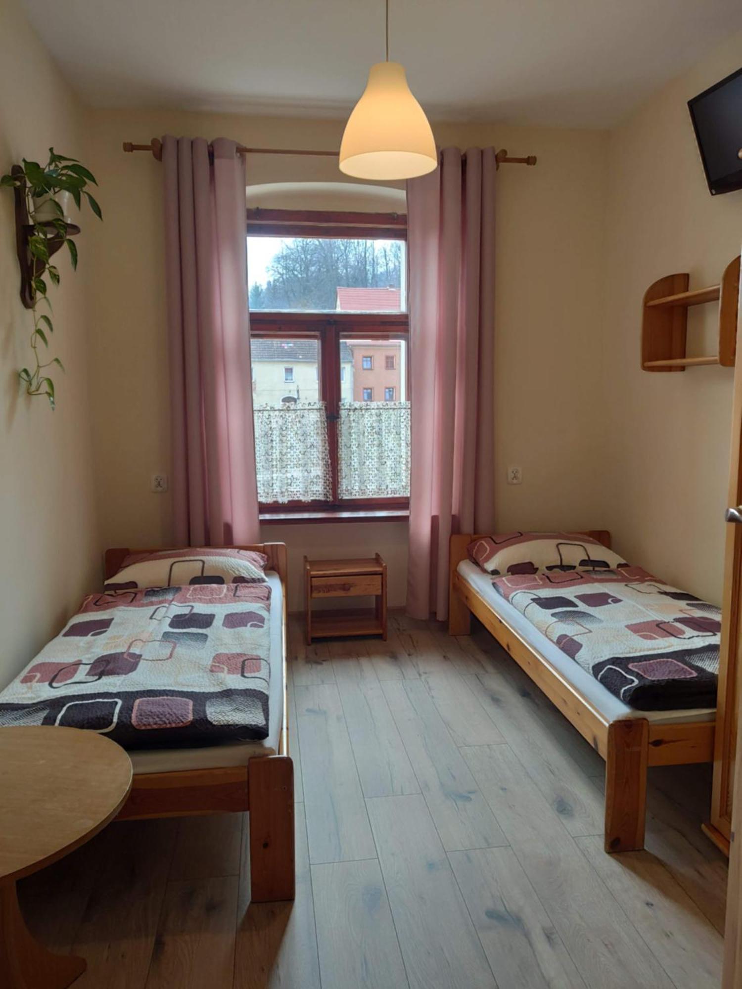 Apartamenty I Pokoje Goscinne "Wacus" Srebrna Gora Luaran gambar