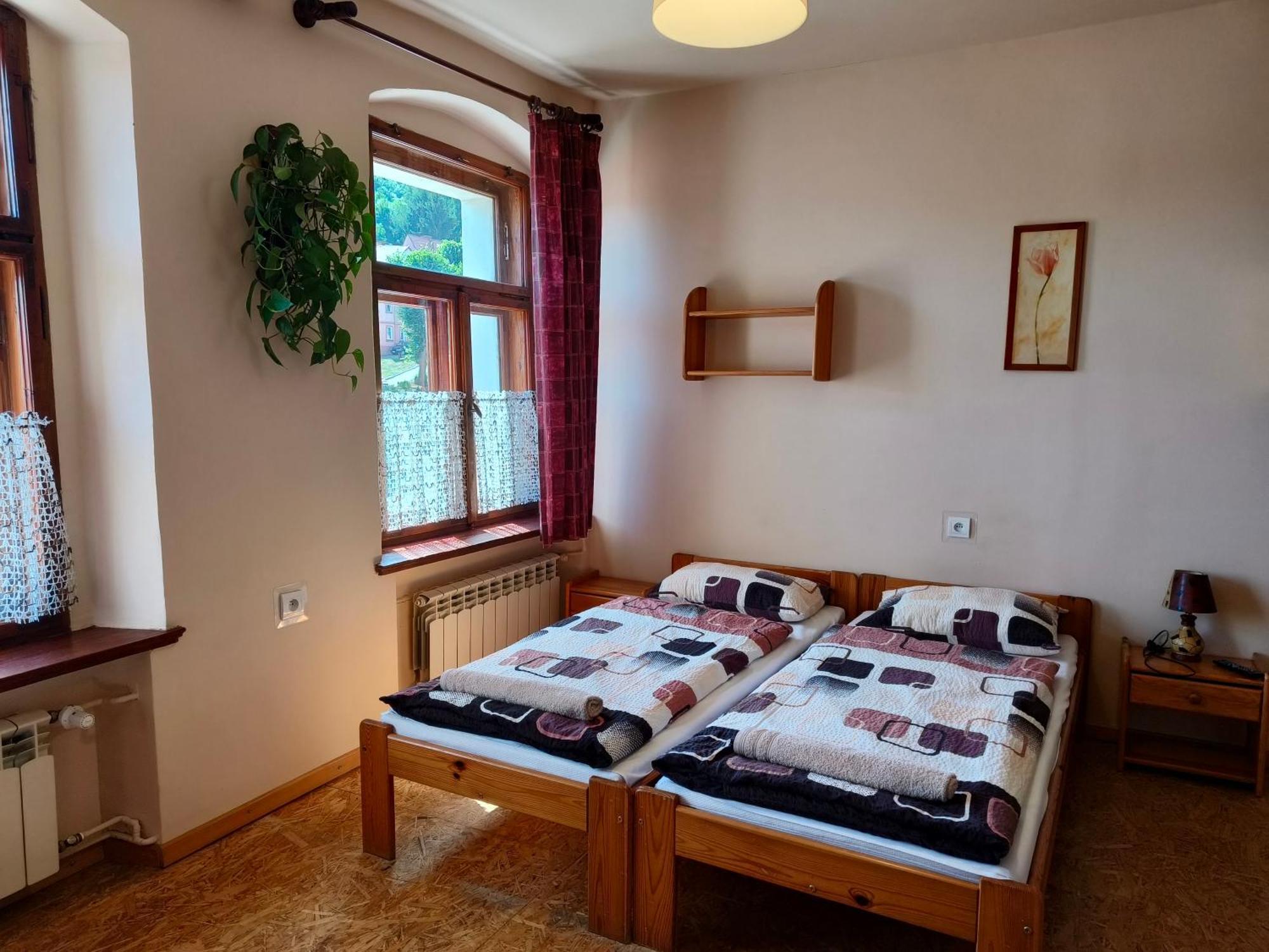Apartamenty I Pokoje Goscinne "Wacus" Srebrna Gora Luaran gambar